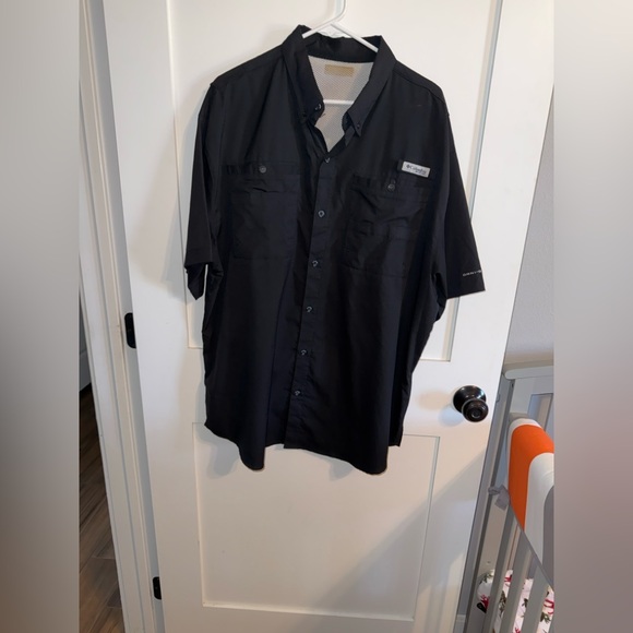 Columbia Men's Dark Button Down Shirt - Picture 1 of 3